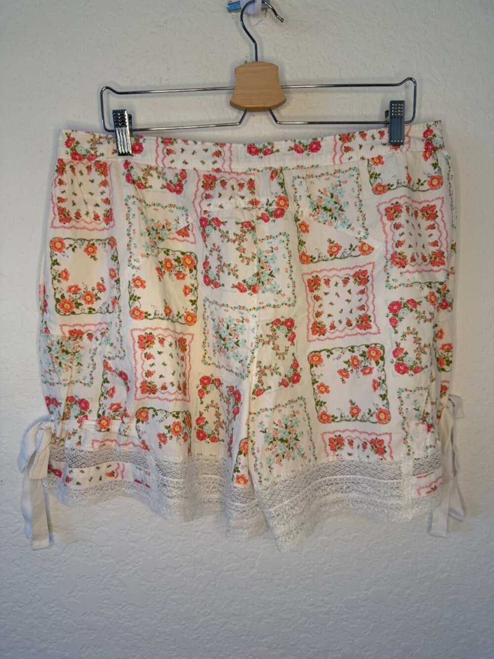 Free People Blooming Lace Shorts- 14- White/Pink/Boho- MSRP $148 - Picture 5 of 14